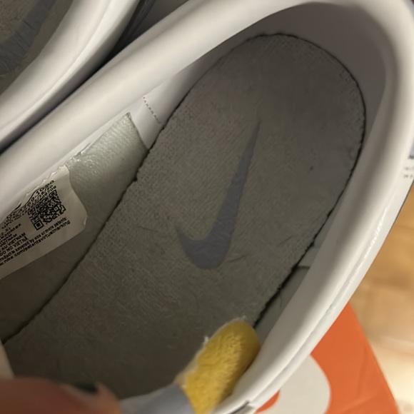 Women’s Nike blazer low ‘77 white ghost - Picture 4 of 13